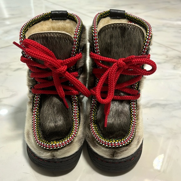 Topaz Of Norway Seal Skin Boots - Picture 3 of 10